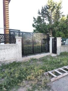 Metal lazer kesim, Ferforje lazer kesim, Hassas metal kesim, CNC lazer kesim, Dekoratif metal kesim, Ferforje desen kesimi, Yüksek hassasiyetli kesim, Otomatik lazer kesim, Metal işleme teknolojisi, Lazerle ferforje işleme