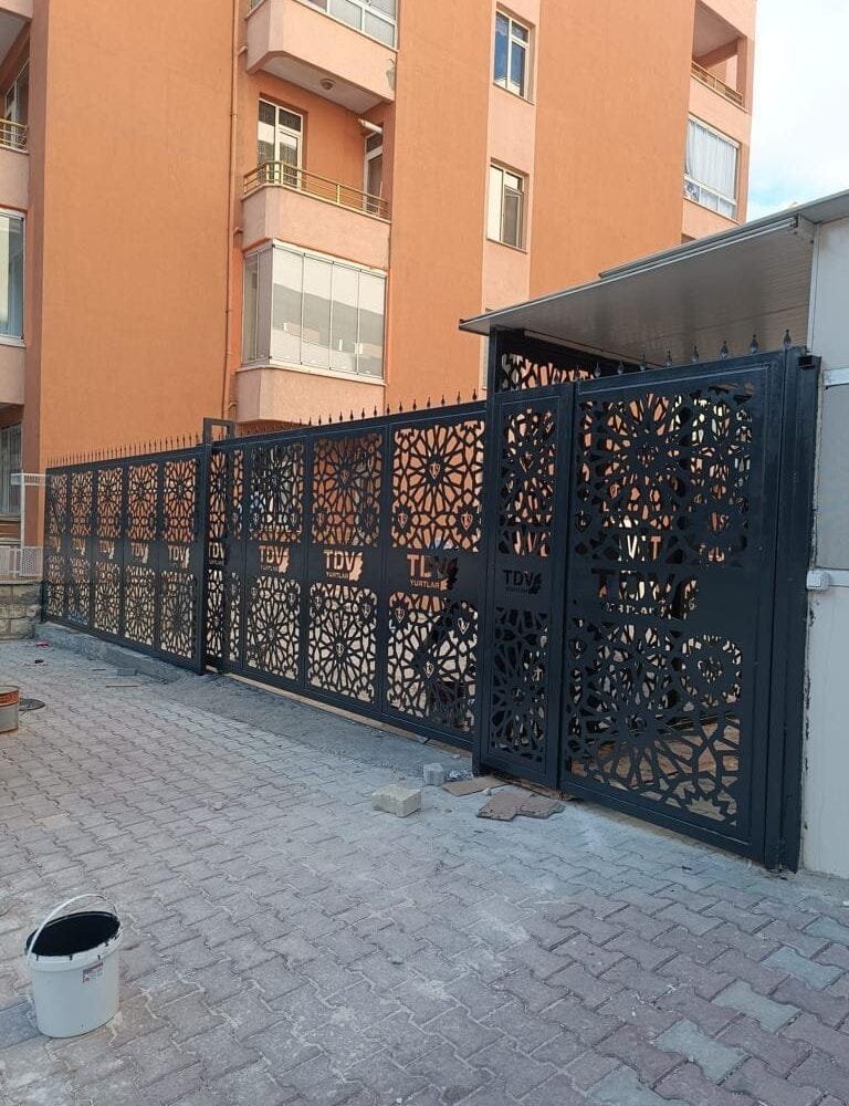 Metal lazer kesim Ankara, Ferforje lazer kesim Kayseri, Hassas metal kesim Konya, CNC lazer kesim Eskişehir, Dekoratif metal kesim Sivas, Ferforje desen kesimi Nevşehir, Yüksek hassasiyetli kesim Kırıkkale, Otomatik lazer kesim Aksaray, Metal işleme teknolojisi Niğde, Lazerle ferforje işleme Çorum, sivas lazer işleme, cnc lazer