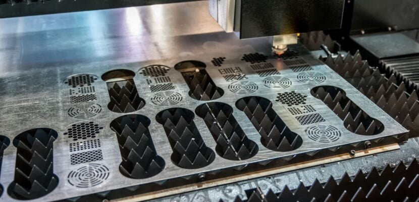 cnc lazer kesim, cnc lazer sivas, Sivas CNC lazer kesim işlemi sırasında metal kesme süreci